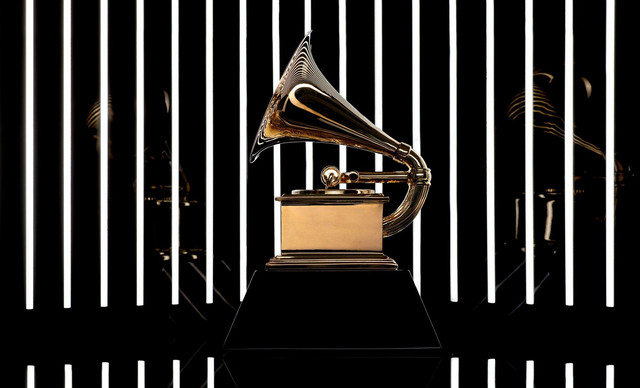 A&upsilon;&tau;ή &epsilon;ί&nu;&alpha;&iota; &eta; &sigma;&pi;&omicron;&upsilon;&delta;&alpha;ί&alpha; &epsilon;&rho;&mu;&eta;&nu;&epsilon;ύ&tau;&rho;&iota;&alpha; &pi;&omicron;&upsilon; &theta;&alpha; &tau;&iota;&mu;&eta;&theta;&epsilon;ί&nbsp;&sigma;&tau;&alpha; &gamma;&alpha;&lambda;&lambda;&iota;&kappa;ά Grammy