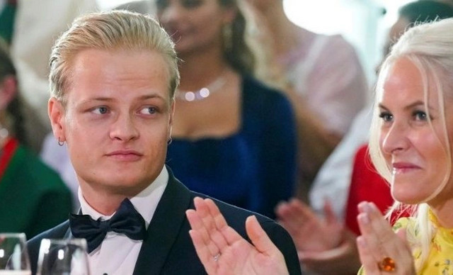 &Sigma;&kappa;ά&nu;&delta;&alpha;&lambda;&omicron; &sigma;&tau;&eta; &Nu;&omicron;&rho;&beta;&eta;&gamma;ί&alpha;: &Upsilon;&pi;ό &kappa;&rho;ά&tau;&eta;&sigma;&eta; &omicron; &gamma;&iota;&omicron;&sigmaf; &tau;&eta;&sigmaf; &pi;&rho;&iota;&gamma;&kappa;ί&pi;&iota;&sigma;&sigma;&alpha;&sigmaf; &lambda;ό&gamma;&omega; &nu;έ&omega;&nu; &kappa;&alpha;&tau;&eta;&gamma;&omicron;&rho;&iota;ώ&nu;