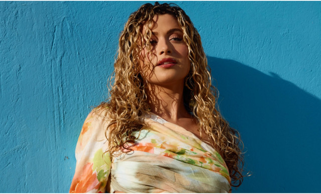 Antigoni: &Eta; &pi;&rho;ώ&tau;&eta; &tau;&rho;&upsilon;&phi;&epsilon;&rho;ή &alpha;&nu;ά&rho;&tau;&eta;&sigma;&eta; &mu;&epsilon; &tau;&omicron;&nu; &sigma;ύ&nu;&tau;&rho;&omicron;&phi;ό &tau;&eta;&sigmaf; (&Phi;&Omega;&Tau;&Omicron;)