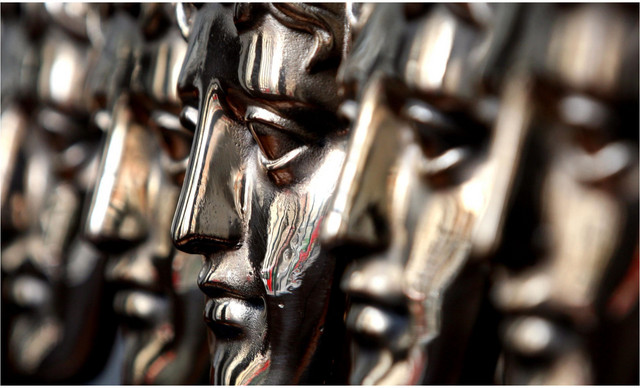 &Alpha;&upsilon;&tau;ή &epsilon;ί&nu;&alpha;&iota; &eta; &pi;&alpha;&sigma;ί&gamma;&nu;&omega;&sigma;&tau;&eta; &Epsilon;&lambda;&lambda;&eta;&nu;ί&delta;&alpha; &eta;&theta;&omicron;&pi;&omicron;&iota;ό&sigmaf; &pi;&omicron;&upsilon; &pi;&epsilon;&rho;&pi;ά&tau;&eta;&sigma;&epsilon; &tau;&omicron; &kappa;ό&kappa;&kappa;&iota;&nu;&omicron; &chi;&alpha;&lambda;ί &tau;&omega;&nu; BAFTAs (&Phi;&Omega;&Tau;&Omicron;)