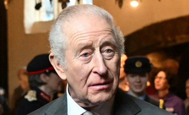 &Beta;&alpha;&sigma;&iota;&lambda;&iota;ά&sigmaf; &Kappa;ά&rho;&omicron;&lambda;&omicron;&sigmaf;: &Eta; &pi;&rho;ώ&tau;&eta; &delta;ή&lambda;&omega;&sigma;&eta; &gamma;&iota;&alpha; &tau;&eta; &sigma;ύ&lambda;&lambda;&eta;&psi;&eta; &tau;&omicron;&upsilon; &alpha;&delta;&epsilon;&lambda;&phi;&omicron;ύ &tau;&omicron;&upsilon;, Ά&nu;&tau;&rho;&iota;&omicron;&upsilon; &gamma;&iota;&alpha; &tau;&omicron; &sigma;&kappa;ά&nu;&delta;&alpha;&lambda;&omicron; &Epsilon;&pi;&sigma;&tau;ά&iota;&nu;