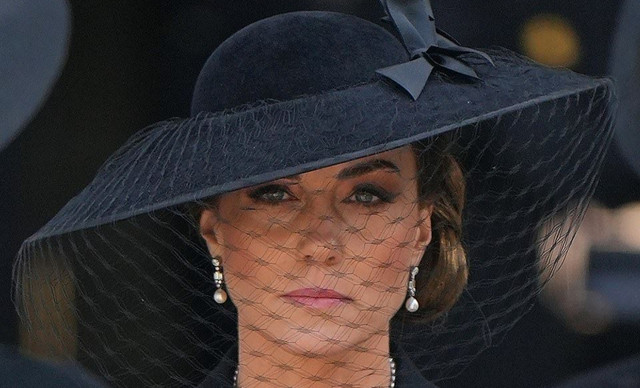 &Sigma;&upsilon;&gamma;&kappa;&lambda;&omicron;&nu;ί&zeta;&epsilon;&iota; &eta; &Kappa;έ&iota;&tau; &Mu;ί&nu;&tau;&lambda;&epsilon;&tau;&omicron