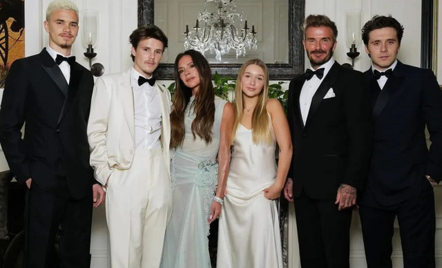 &Omicron; &Kappa;&rho;&omicron;&upsilon;&zeta; &Mu;&pi;έ&kappa;&alpha;&mu; &tau;&rho;&alpha;&gamma;&omicron;&upsilon;&delta;ά &alpha;&gamma;&kappa;&alpha;&lambda;&iota;ά &mu;&epsilon; &tau;&eta; &mu;&eta;&tau;έ&rho;&alpha; &tau;&omicron;&upsilon;&nbsp;&tau;&omicron; Viva Forever, &tau;&omega;&nu; Spice Girls (&Beta;&Iota;&Nu;&Tau;&Epsilon;&Omicron;)