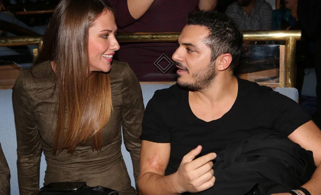 &Kappa;ώ&sigma;&tau;&alpha;&sigmaf; &Delta;ό&xi;&alpha;&sigmaf;: H &sigma;&kappa;&lambda;&eta;&rho;ή &alpha;&pi;ά&nu;&tau;&eta;&sigma;&eta; &alpha;&pi;ό &tau;&omicron;&nu; &delta;&iota;&kappa;&eta;&gamma;ό&rho;&omicron; &tau;&eta;&sigmaf; &Delta;&epsilon;&lambda;&eta;&theta;&alpha;&nu;ά&sigma;&eta;