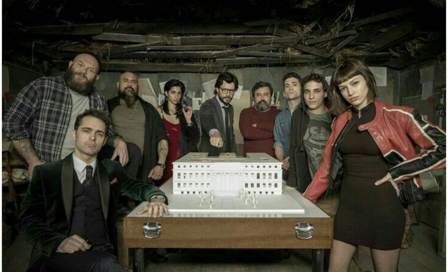 &Pi;&alpha;&sigma;ί&gamma;&nu;&omega;&sigma;&tau;&eta; &pi;&rho;&omega;&tau;&alpha;&gamma;&omega;&nu;ί&sigma;&tau;&rho;&iota;&alpha; &tau;&omicron;&upsilon; &laquo;La Casa De Papel&raquo; έ&phi;&epsilon;&rho;&epsilon; &sigma;&tau;&omicron;&nu; &kappa;ό&sigma;&mu;&omicron; &tau;&omicron; &pi;&rho;ώ&tau;&omicron; &tau;&eta;&sigmaf; &pi;&alpha;&iota;&delta;ί (&Phi;&Omega;&Tau;&Omicron;)
