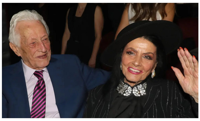 &Zeta;&omega;&zeta;ώ &Sigma;&alpha;&pi;&omicron;&upsilon;&nu;&tau;&zeta;ά&kappa;&eta;: &Omicron;&iota; &pi;&rho;ώ&tau;&epsilon;&sigmaf; &delta;&eta;&lambda;ώ&sigma;&epsilon;&iota;&sigmaf; &mu;&epsilon;&tau;ά &tau;&omicron; &theta;ά&nu;&alpha;&tau;&omicron; &tau;&omicron;&upsilon; &Pi;ύ&rho;&rho;&omicron;&upsilon; &Alpha;&nu;&alpha;&gamma;&nu;&omega;&sigma;&tau;ό&pi;&omicron;&upsilon;&lambda;&omicron;&upsilon;