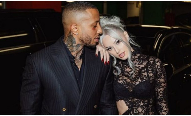 Ά&nu;&nu;&alpha; &Theta;&epsilon;&omicron;&delta;&omega;&rho;ί&delta;&eta;: &Alpha;&pi;&omicron;&kappa;ά&lambda;&upsilon;&psi;&epsilon; &pi;&rho;ώ&tau;&eta; &phi;&omicron;&rho;ά ό&tau;&iota; &pi;&alpha;&nu;&tau;&rho;&epsilon;ύ&tau;&eta;&kappa;&epsilon; &mu;&epsilon; &tau;&omicron;&nu; Light