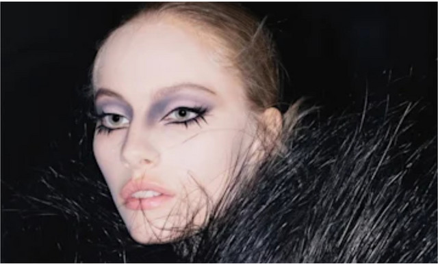 London Fashion Week: &Tau;&alpha; beauty looks &pi;&omicron;&upsilon; &laquo;έ&kappa;&lambda;&epsilon;&psi;&alpha;&nu;&raquo; &tau;&iota;&sigmaf; &epsilon;&nu;&tau;&upsilon;&pi;ώ&sigma;&epsilon;&iota;&sigmaf;