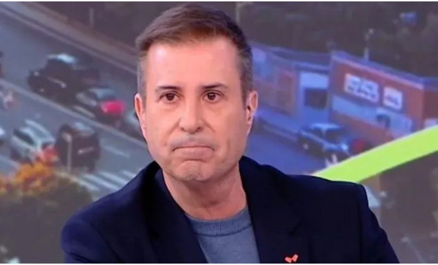 &Delta;ύ&sigma;&kappa;&omicron;&lambda;&epsilon;&sigmaf; ώ&rho;&epsilon;&sigmaf; &gamma;&iota;&alpha; &tau;&omicron;&nu; &Pi;&alpha;&nu;&alpha;&gamma;&iota;ώ&tau;&eta; &Sigma;&tau;ά&theta;&eta;: Έ&mu;&alpha;&theta;&epsilon; on air ό&tau;&iota; &pi;έ&theta;&alpha;&nu;&epsilon; &eta; &mu;&eta;&tau;έ&rho;&alpha; &tau;&omicron;&upsilon;