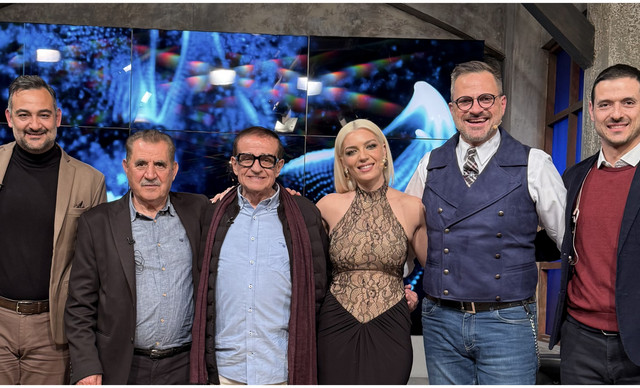 &Mu;&iota;&chi;ά&lambda;&eta;&sigmaf; &Beta;&iota;&omicron;&lambda;ά&rho;&eta;&sigmaf; &kappa;&alpha;&iota; &Kappa;ώ&sigma;&tau;&alpha;&sigmaf; &Kappa;&alpha;&kappa;&omicron;&gamma;&iota;ά&nu;&nu;&eta;&sigmaf; &sigma;&epsilon; &mu;&iota;&alpha; &xi;&epsilon;&chi;&omega;&rho;&iota;&sigma;&tau;ή &laquo;&Pi;&alpha;&rho;&alpha;&delta;&omicron;&sigma;&iota;&alpha;&kappa;ή &Beta;&rho;&alpha;&delta;&iota;ά&raquo;