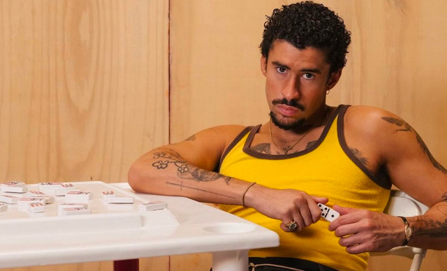 &Pi;&omicron;&iota;&omicron;&sigmaf; &epsilon;ί&nu;&alpha;&iota; &omicron; Bad Bunny &pi;&omicron;&upsilon; &kappa;&alpha;&theta;ή&lambda;&omega;&sigma;&epsilon; &epsilon;&kappa;. &tau;&eta;&lambda;&epsilon;&theta;&epsilon;&alpha;&tau;έ&sigmaf; &sigma;&tau;&omicron; Super Bowl LX &kappa;&alpha;&iota; &pi;&rho;&omicron;&kappa;ά&lambda;&epsilon;&sigma;&epsilon; &tau;&eta;&nu; &omicron;&rho;&gamma;ή &tau;&omicron;&upsilon; &Tau;&rho;&alpha;&mu;&pi;