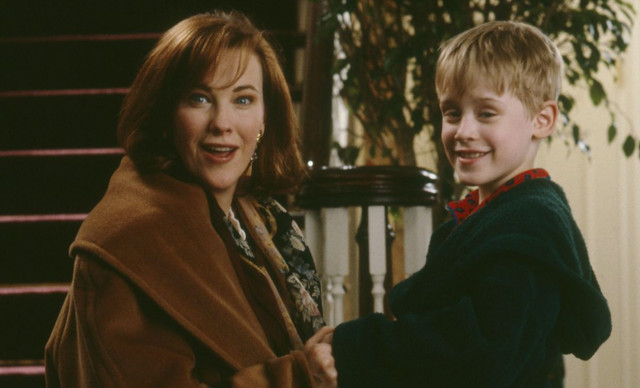 &Kappa;ά&theta;&rho;&iota;&nu; &Omicron;&rsquo;&Chi;ά&rho;&alpha;: &Alpha;&pi;&omicron;&kappa;&alpha;&lambda;ύ&phi;&theta;&eta;&kappa;&epsilon; &eta; &alpha;&iota;&tau;ί&alpha; &theta;&alpha;&nu;ά&tau;&omicron;&upsilon; &tau;&eta;&sigmaf; &laquo;&mu;&alpha;&mu;ά&sigmaf;&raquo; &tau;&omicron;&upsilon; Home Alone