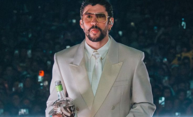 Bad Bunny: &Eta; &kappa;ί&nu;&eta;&sigma;ή &tau;&omicron;&upsilon; &mu;&epsilon;&tau;ά &tau;&omicron; Super Bowl &pi;&omicron;&upsilon; &alpha;&nu;&eta;&sigma;ύ&chi;&eta;&sigma;&epsilon; &tau;&omicron;&upsilon;&sigmaf; fans &tau;&omicron;&upsilon;