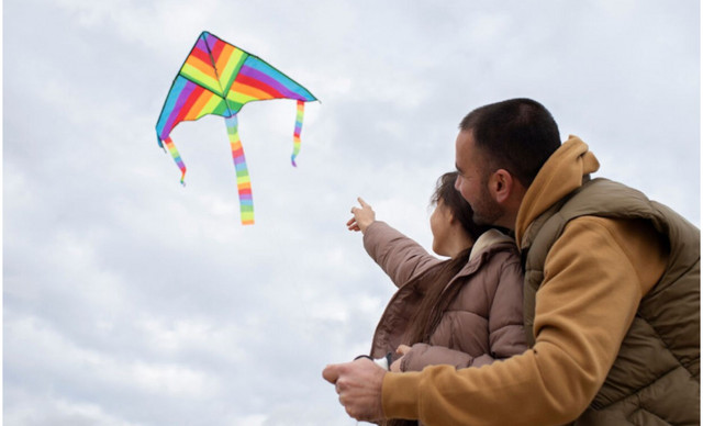 &Kappa;&alpha;&theta;&alpha;&rho;ά &Delta;&epsilon;&upsilon;&tau;έ&rho;&alpha;: &Mu;&epsilon; &tau;&iota; &kappa;&alpha;&iota;&rho;ό &theta;&alpha; &pi;&epsilon;&tau;ά&xi;&omicron;&upsilon;&mu;&epsilon; &chi;&alpha;&rho;&tau;&alpha;&epsilon;&tau;ό;