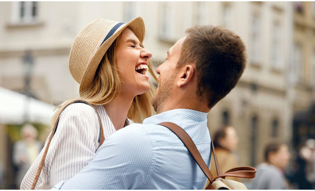 &Alpha;&upsilon;&tau;ή &epsilon;ί&nu;&alpha;&iota; &eta; &pi;&iota;&omicron; &epsilon;&rho;&omega;&tau;&iota;&kappa;ή &pi;ό&lambda;&eta; &tau;&omicron;&upsilon; &kappa;ό&sigma;&mu;&omicron;&upsilon;, &sigma;ύ&mu;&phi;&omega;&nu;&alpha; &mu;&epsilon; &tau;&omicron; ChatGPT