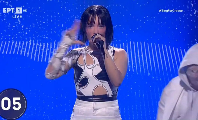 Eurovision 2026: H Marseaux &laquo;&sigma;&alpha;&gamma;ή&nu;&epsilon;&upsilon;&sigma;&epsilon;&raquo; &sigma;&tau;&eta; &sigma;&kappa;&eta;&nu;ή &mu;&epsilon; &tau;&omicron; &laquo;&Chi;ά&nu;&omicron;&mu;&alpha;&iota;&raquo; (BINTEO)