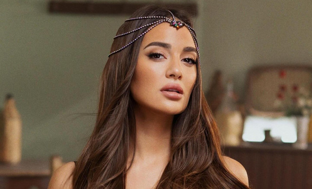 &Rho;ί&alpha; &Epsilon;&lambda;&lambda;&eta;&nu;ί&delta;&omicron;&upsilon;: H &tau;&rho;&omicron;&mu;&epsilon;&rho;ή &alpha;&lambda;&lambda;&alpha;&gamma;ή &sigma;&tau;&eta;&nu; &epsilon;&mu;&phi;ά&nu;&iota;&sigma;&eta; &tau;&eta;&sigmaf; &alpha;&pi;ό &tau;&omicron; 2020 (&Beta;&Iota;&Nu;&Tau;&Epsilon;&Omicron;)