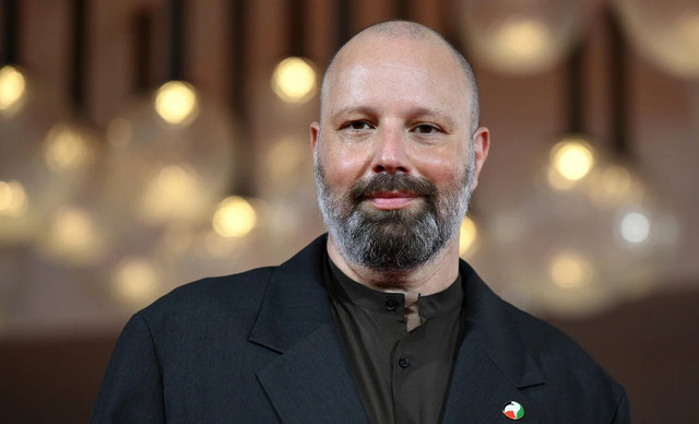 &Sigma;&tau;&omicron; &delta;&iota;&kappa;&alpha;&sigma;&tau;ή&rho;&iota;&omicron; &omicron; &Lambda;ά&nu;&theta;&iota;&mu;&omicron;&sigmaf; &ndash; &Alpha;&upsilon;&tau;ό &epsilon;ί&nu;&alpha;&iota; &tau;&omicron; ό&nu;&omicron;&mu;&alpha; &tau;&omicron;&upsilon; &pi;&alpha;&sigma;ί&gamma;&nu;&omega;&sigma;&tau;&omicron;&upsilon; &eta;&theta;&omicron;&pi;&omicron;&iota;&omicron;ύ &pi;&omicron;&upsilon; &kappa;&alpha;&tau;&alpha;&delta;&iota;&kappa;ά&sigma;&tau;&eta;&kappa;&epsilon;