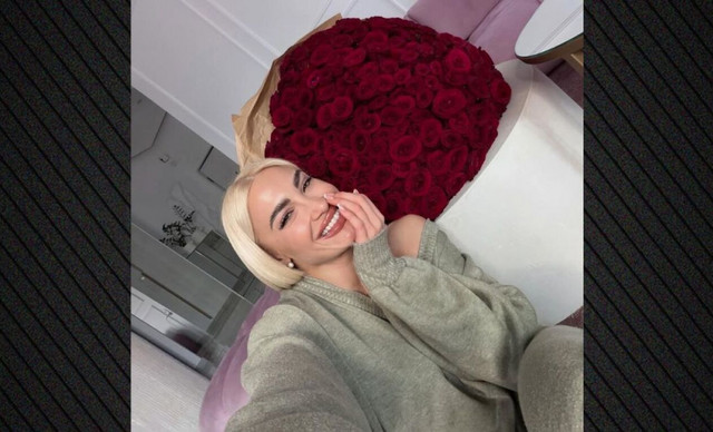 365 &tau;&rho;&iota;&alpha;&nu;&tau;ά&phi;&upsilon;&lambda;&lambda;&alpha;: &Eta; έ&kappa;&pi;&lambda;&eta;&xi;&eta; &sigma;&tau;&eta;&nu; &Iota;&omega;ά&nu;&nu;&alpha; &Tau;&omicron;ύ&nu;&eta; &alpha;&pi;ό &tau;&omicron;&nu; &sigma;ύ&nu;&tau;&rho;&omicron;&phi;ό &tau;&eta;&sigmaf; &gamma;&iota;&alpha; &tau;&omicron;&nu; έ&nu;&alpha;&nu; &chi;&rho;ό&nu;&omicron;