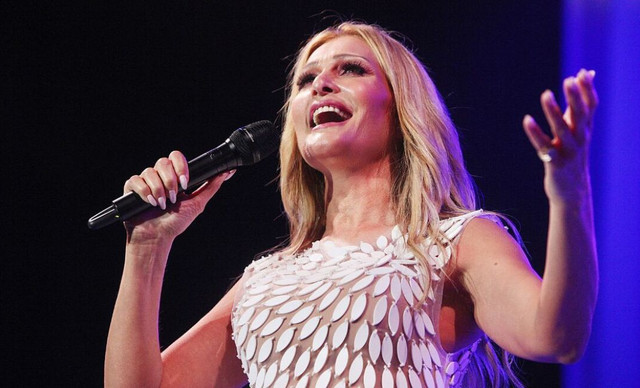 &Nu;&alpha;&tau;ά&sigma;&alpha; &Theta;&epsilon;&omicron;&delta;&omega;&rho;ί&delta;&omicron;&upsilon;: &Pi;&alpha;&nu;&tau;&rho;έ&upsilon;&epsilon;&tau;&alpha;&iota; &eta; &tau;&rho;&alpha;&gamma;&omicron;ύ&delta;&iota;&sigma;&tau;&rho;&iota;&alpha;; Ό&lambda;&eta; &eta; &alpha;&lambda;ή&theta;&epsilon;&iota;&alpha; &gamma;&iota;&alpha; &tau;&omicron;&nu; &gamma;ά&mu;&omicron; &tau;&eta;&sigmaf;