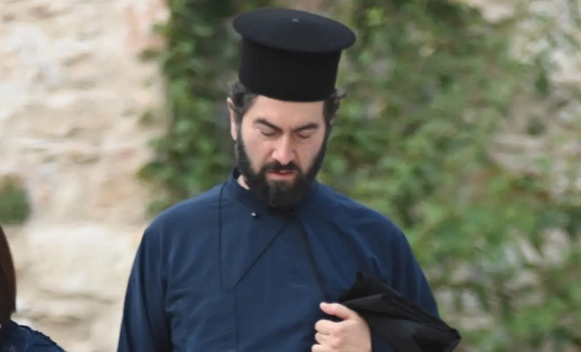 &Pi;ά&tau;&epsilon;&rho; &Alpha;&nu;&tau;ώ&nu;&iota;&omicron;&sigmaf;: &Alpha;&upsilon;&tau;ή &epsilon;ί&nu;&alpha;&iota; &eta; &pi;&omicron;&iota;&nu;ή &tau;&omicron;&upsilon; &gamma;&iota;&alpha; &kappa;&alpha;&kappa;&omicron;&pi;&omicron;ί&eta;&sigma;&eta; &alpha;&nu;&eta;&lambda;ί&kappa;&omega;&nu; &kappa;&alpha;&iota; &tau;&iota;&mu;&omega;&rho;&iota;&kappa;έ&sigmaf; &sigma;&upsilon;&mu;&pi;&epsilon;&rho;&iota;&phi;&omicron;&rho;έ&sigmaf;