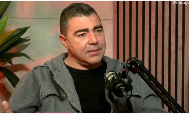 &Sigma;ί&mu;&omicron;&sigmaf; &Tau;&sigma;&iota;ά&kappa;&kappa;&alpha;&sigmaf;: &laquo;Ή&mu;&omicron;&upsilon;&nu; &sigma;&tau;&omicron; &ldquo;&Beta;&omicron;&upsilon;&rho;ά&tau;&epsilon; &Gamma;&epsilon;ί&tau;&omicron;&nu;&epsilon;&sigmaf;&rdquo; &kappa;&alpha;&iota; &tau;&alpha; &beta;&rho;ά&delta;&iota;&alpha; &delta;&omicron;ύ&lambda;&epsilon;&upsilon;&alpha; &sigma;&epsilon; &mu;&pi;&alpha;&rho;&raquo; (&Beta;&Iota;&Nu;&Tau;&Epsilon;&Omicron;)