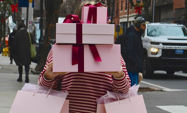 &Alpha;&upsilon;&tau;ό &epsilon;ί&nu;&alpha;&iota; &tau;&omicron; jacket &pi;&omicron;&upsilon; &beta;&lambda;έ&pi;&omicron;&upsilon;&mu;&epsilon; &pi;&alpha;&nu;&tau;&omicron;ύ &kappa;&alpha;&iota; ό&lambda;&epsilon;&sigmaf; &omicron;&iota; &gamma;&upsilon;&nu;&alpha;ί&kappa;&epsilon;&sigmaf; &tau;&omicron; &pi;&rho;&omicron;&sigma;&theta;έ&tau;&omicron;&upsilon;&nu; &sigma;&tau;&eta; &sigma;&upsilon;&lambda;&lambda;&omicron;&gamma;ή &tau;&omicron;&upsilon;&sigmaf; (&Phi;&Omega;&Tau;&Omicron;)