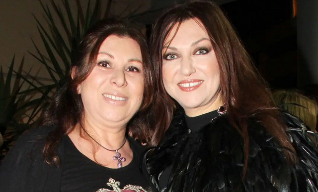 &Kappa;&alpha;ί&tau;&eta; &Gamma;&alpha;&rho;&mu;&pi;ή: &laquo;&Eta; &alpha;&delta;&epsilon;&rho;&phi;ή &mu;&omicron;&upsilon; &zeta;&epsilon;&iota; &sigma;&tau;&eta;&nu; &Kappa;ύ&pi;&rho;&omicron; &ndash; &Epsilon;ί&nu;&alpha;&iota; &tau;&rho;&omicron;&mu;&alpha;&kappa;&tau;&iota;&kappa;ό &alpha;&upsilon;&tau;ό &pi;&omicron;&upsilon; &gamma;ί&nu;&epsilon;&tau;&alpha;&iota;&raquo; (&Beta;&Iota;&Nu;&Tau;&Epsilon;&Omicron;)