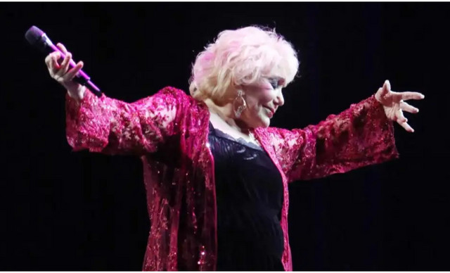 &Mu;&alpha;&rho;&iota;&nu;έ&lambda;&lambda;&alpha;: &Alpha;&upsilon;&tau;&omicron;ί &omicron;&iota; &delta;ύ&omicron; &kappa;&omicron;&rho;&upsilon;&phi;&alpha;ί&omicron;&iota; &kappa;&alpha;&lambda;&lambda;&iota;&tau;έ&chi;&nu;&epsilon;&sigmaf; &theta;&alpha; &epsilon;&kappa;&phi;&omega;&nu;ή&sigma;&omicron;&upsilon;&nu; &tau;&omicron;&upsilon;&sigmaf; &epsilon;&pi;&iota;&kappa;ή&delta;&epsilon;&iota;&omicron;&upsilon;&sigmaf; &lambda;ό&gamma;&omicron;&upsilon;&sigmaf;