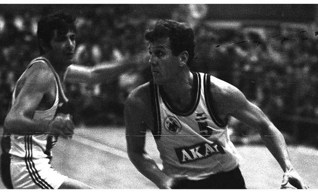 &Theta;&lambda;ί&psi;&eta; &sigma;&tau;&omicron; &chi;ώ&rho;&omicron; &tau;&omicron;&upsilon; &mu;&pi;ά&sigma;&kappa;&epsilon;&tau;: &Pi;έ&theta;&alpha;&nu;&epsilon; &omicron; &Beta;&alpha;&sigma;ί&lambda;&eta;&sigmaf; &Gamma;&kappa;&omicron;ύ&mu;&alpha;&sigmaf;