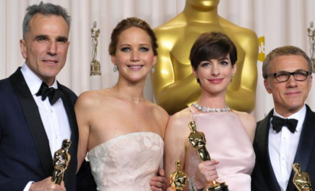 &Pi;&omicron;&lambda;&lambda;ά &epsilon;&nu;&tau;&upsilon;&pi;&omega;&sigma;&iota;&alpha;&kappa;ά &phi;&omicron;&rho;έ&mu;&alpha;&tau;&alpha; έ&chi;&omicron;&upsilon;&nu; &epsilon;&mu;&phi;&alpha;&nu;&iota;&sigma;&tau;&epsilon;ί &sigma;&tau;&alpha; Ό&sigma;&kappa;&alpha;&rho;, &alpha;&lambda;&lambda;ά &mu;ό&nu;&omicron; έ&nu;&alpha; &kappa;ό&sigma;&tau;&iota;&zeta;&epsilon; 4 &epsilon;&kappa;&alpha;&tau;&omicron;&mu;&mu;ύ&rho;&iota;&alpha; &delta;&omicron;&lambda;ά&rho;&iota;&alpha;