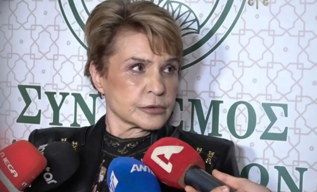 &Kappa;&alpha;&tau;&iota;ά&nu;&alpha; &Mu;&pi;&alpha;&lambda;&alpha;&nu;ί&kappa;&alpha; &gamma;&iota;&alpha; &pi;&rho;ώ&tau;&eta; &phi;&omicron;&rho;ά &mu;&epsilon;&tau;ά &tau;&omicron;&nu; &theta;ά&nu;&alpha;&tau;&omicron; &tau;&omicron;&upsilon; &Gamma;&iota;ώ&rho;&gamma;&omicron;&upsilon; &Mu;&alpha;&rho;ί&nu;&omicron;&upsilon;: &laquo;&Delta;&epsilon;&nu; &mu;&omicron;&upsilon; &lambda;&epsilon;ί&pi;&epsilon;&iota;, &tau;&epsilon;&lambda;&epsilon;ί&omega;&sigma;&epsilon;, &pi;έ&rho;&alpha;&sigma;&epsilon;&raquo;