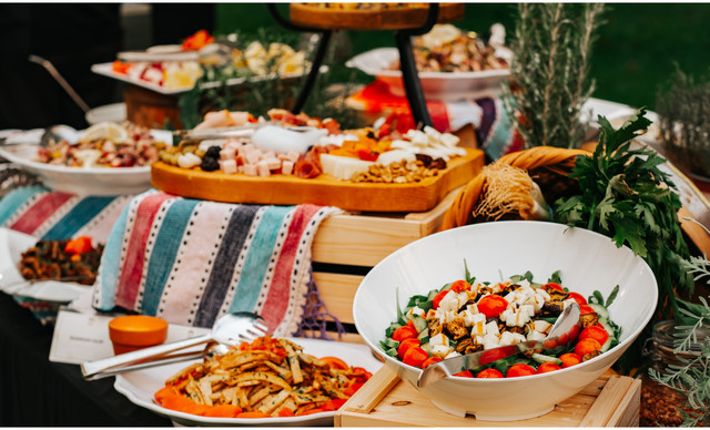 &Gamma;&iota;&omicron;&rho;&tau;ά&sigma;&tau;&epsilon; &tau;&omicron; &Pi;ά&sigma;&chi;&alpha; &mu;&epsilon; &beta;&rho;&alpha;&beta;&epsilon;&upsilon;&mu;έ&nu;&omicron; &sigma;&tau;&upsilon;&lambda; &sigma;&tau;&omicron; Columbia Beach Resort