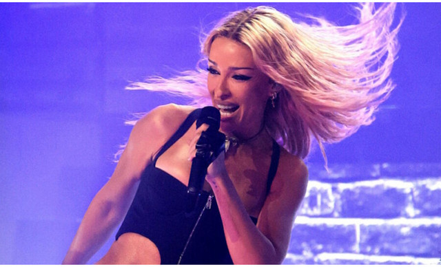 &Epsilon;&lambda;έ&nu;&eta; &Phi;&omicron;&upsilon;&rho;έ&iota;&rho;&alpha;: &Eta; &sigma;&upsilon;&gamma;&kappa;&iota;&nu;&eta;&tau;&iota;&kappa;ή έ&kappa;&pi;&lambda;&eta;&xi;&eta; &tau;&omega;&nu; &sigma;&upsilon;&nu;&epsilon;&rho;&gamma;&alpha;&tau;ώ&nu; &tau;&eta;&sigmaf; &gamma;&iota;&alpha; &tau;&alpha; &gamma;&epsilon;&nu;έ&theta;&lambda;&iota;ά &tau;&eta;&sigmaf; (BINTEO)