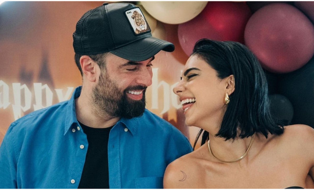 &Gamma;&alpha;&lambda;ά&tau;&epsilon;&iota;&alpha; &Beta;&alpha;&sigma;&iota;&lambda;&epsilon;&iota;ά&delta;&eta; &gamma;&iota;&alpha; &Gamma;&iota;ώ&rho;&gamma;&omicron; &Pi;&alpha;&pi;&alpha;&delta;ό&pi;&omicron;&upsilon;&lambda;&omicron;: &laquo;&Phi;&tau;ά&sigma;&alpha;&mu;&epsilon; &sigma;&tau;&omicron; &sigma;&eta;&mu;&epsilon;ί&omicron; &nu;&alpha; &pi;&omicron;ύ&mu;&epsilon; &ldquo;&tau;&epsilon;&lambda;&epsilon;&iota;ώ&nu;&omicron;&upsilon;&mu;&epsilon;&rdquo;&raquo;