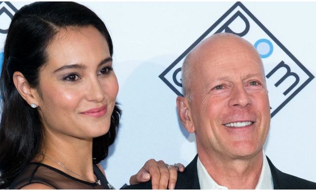 &Sigma;&upsilon;&gamma;&kappa;&iota;&nu;&epsilon;ί &eta; Έ&mu;&mu;&alpha; &Chi;έ&mu;&iota;&nu;&gamma;&kappa; &gamma;&iota;&alpha; &tau;&alpha; 17 &chi;&rho;ό&nu;&iota;&alpha; &gamma;ά&mu;&omicron;&upsilon; &mu;&epsilon; &tau;&omicron;&nu; &Mu;&pi;&rho;&omicron;&upsilon;&sigmaf; &Gamma;&omicron;&upsilon;ί&lambda;&iota;&sigmaf; &ndash; &laquo;Ή&mu;&omicron;&upsilon;&nu; &phi;&tau;&iota;&alpha;&gamma;&mu;έ&nu;&eta; &gamma;&iota;&alpha; &nu;&alpha; &tau;&omicron;&nu; &alpha;&gamma;&alpha;&pi;ώ&raquo;