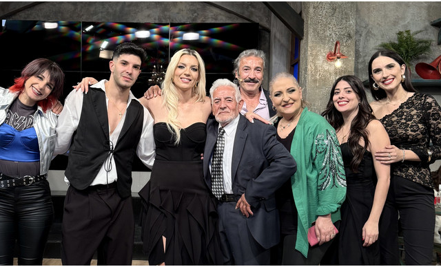 &Alpha;&pi;ό&psi;&epsilon; &eta; &laquo;&Pi;&alpha;&rho;&alpha;&delta;&omicron;&sigma;&iota;&alpha;&kappa;ή &Beta;&rho;&alpha;&delta;&iota;ά&raquo; &mu;&epsilon; &lambda;&alpha;&mu;&pi;&epsilon;&rho;&omicron;ύ&sigmaf; &kappa;&alpha;&lambda;&epsilon;&sigma;&mu;έ&nu;&omicron;&upsilon;&sigmaf; &kappa;&alpha;&iota; &alpha;&nu;&epsilon;&beta;&alpha;&sigma;&mu;έ&nu;&omicron; &kappa;έ&phi;&iota;