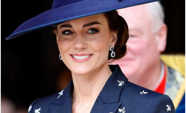 Kate Middleton: Mά&gamma;&epsilon;&psi;&epsilon; &tau;&omicron; Windsor Castle &mu;&epsilon; έ&nu;&alpha; &phi;ό&rho;&epsilon;&mu;&alpha;-&phi;ό&rho;&omicron; &tau;&iota;&mu;ή&sigmaf; &sigma;&tau;&eta; N&iota;&gamma;&eta;&rho;ί&alpha; (&Phi;&Omega;&Tau;&Omicron;)