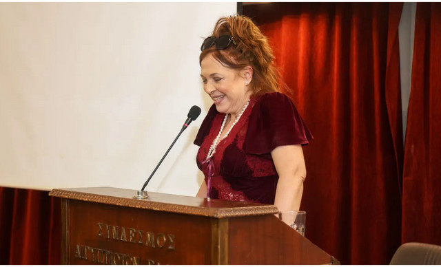 &Epsilon;&lambda;έ&nu;&eta; &Rho;ά&nu;&tau;&omicron;&upsilon;: &Sigma;&upsilon;&gamma;&kappa;ί&nu;&eta;&sigma;&eta; &sigma;&tau;&eta; &beta;&rho;ά&beta;&epsilon;&upsilon;&sigma;ή &tau;&eta;&sigmaf; &gamma;&iota;&alpha; &tau;&eta;&nu; &pi;&rho;&omicron;&sigma;&phi;&omicron;&rho;ά &sigma;&tau;&omicron; &theta;έ&alpha;&tau;&rho;&omicron; &ndash; &Tau;&alpha; &lambda;ό&gamma;&iota;&alpha; &tau;&eta;&sigmaf; &alpha;&delta;&epsilon;&rho;&phi;ή&sigmaf; &tau;&eta;&sigmaf;