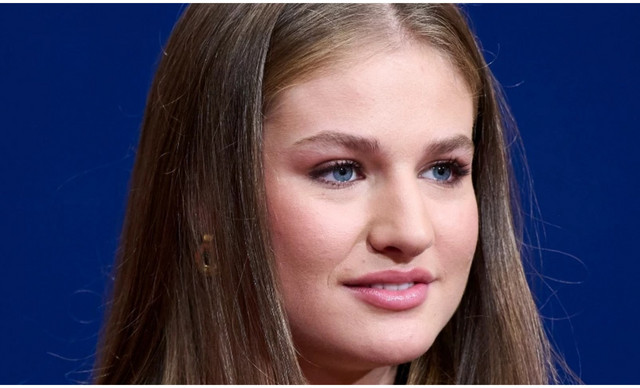 &Eta; &pi;&rho;&iota;&gamma;&kappa;ί&pi;&iota;&sigma;&sigma;&alpha; &Lambda;&epsilon;&omicron;&nu;ό&rho; έ&gamma;&iota;&nu;&epsilon; &eta; &pi;&rho;ώ&tau;&eta; &gamma;&upsilon;&nu;&alpha;ί&kappa;&alpha; &tau;&eta;&sigmaf; &iota;&sigma;&pi;&alpha;&nu;&iota;&kappa;ή&sigmaf; &beta;&alpha;&sigma;&iota;&lambda;&iota;&kappa;ή&sigmaf; &omicron;&iota;&kappa;&omicron;&gamma;έ&nu;&epsilon;&iota;&alpha;&sigmaf; &pi;&omicron;&upsilon; &pi;έ&tau;&alpha;&xi;&epsilon; &alpha;&epsilon;&rho;&omicron;&pi;&lambda;ά&nu;&omicron; &mu;ό&nu;&eta; &tau;&eta;&sigmaf;