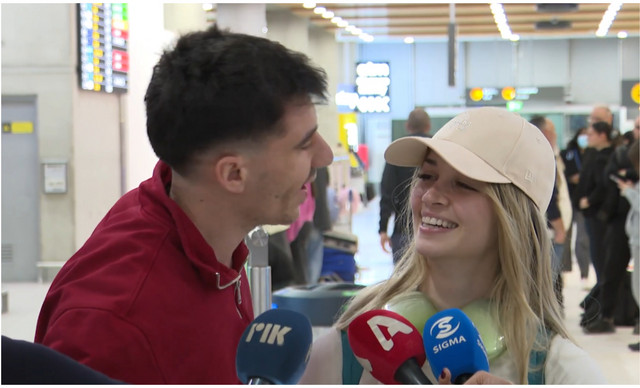 H &Sigma;&tau;&upsilon;&lambda;&iota;ά&nu;&alpha; &epsilon;&pi;&alpha;&nu;&alpha;&pi;&alpha;&tau;&rho;ί&sigma;&tau;&eta;&kappa;&epsilon; &sigma;&tau;&eta;&nu; &laquo;&alpha;&gamma;&kappa;&alpha;&lambda;&iota;ά&raquo; &tau;&omicron;&upsilon; &Phi;&epsilon;&iota;&delta;ί&alpha; &ndash; &Tau;&alpha; &pi;&rho;ώ&tau;&alpha; &lambda;ό&gamma;&iota;&alpha; (&Beta;&Iota;&Nu;&Tau;&Epsilon;&Omicron;)