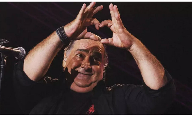 &Beta;&alpha;&sigma;ί&lambda;&eta;&sigmaf; &Kappa;&alpha;&rho;&rho;ά&sigmaf;: &Kappa;&upsilon;&kappa;&lambda;&omicron;&phi;ό&rho;&eta;&sigma;&epsilon; &nu;έ&omicron; &tau;&rho;&alpha;&gamma;&omicron;ύ&delta;&iota; &delta;&upsilon;ό&mu;&iota;&sigma;&iota; &chi;&rho;ό&nu;&iota;&alpha; &mu;&epsilon;&tau;ά &tau;&omicron;&nu; &theta;ά&nu;&alpha;&tau;ό &tau;&omicron;&upsilon; (&Beta;&Iota;&Nu;&Tau;&Epsilon;&Omicron;)