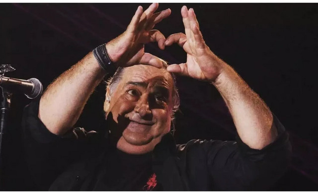 &Beta;&alpha;&sigma;ί&lambda;&eta;&sigmaf; &Kappa;&alpha;&rho;&rho;ά&sigmaf;: 12 &alpha;&kappa;&upsilon;&kappa;&lambda;&omicron;&phi;ό&rho;&eta;&tau;&alpha; &tau;&rho;&alpha;&gamma;&omicron;ύ&delta;&iota;&alpha; &tau;&omicron;&upsilon; &epsilon;ί&nu;&alpha;&iota; &pi;&lambda;έ&omicron;&nu; &delta;&iota;&alpha;&theta;έ&sigma;&iota;&mu;&alpha; &delta;&upsilon;ό&mu;&iota;&sigma;&iota; &chi;&rho;ό&nu;&iota;&alpha; &mu;&epsilon;&tau;ά &tau;&omicron;&nu; &theta;ά&nu;&alpha;&tau;ό &tau;&omicron;&upsilon;