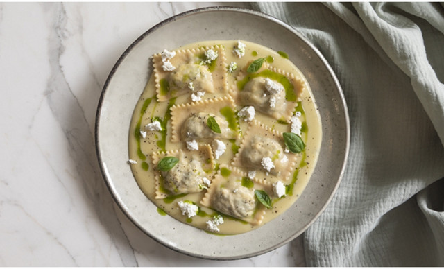 &Sigma;&upsilon;&nu;&tau;&alpha;&gamma;ή &gamma;&iota;&alpha; &sigma;&pi;&iota;&tau;&iota;&kappa;ά agnolotti &gamma;&epsilon;&mu;&iota;&sigma;&tau;ά &mu;&epsilon; &chi;ό&rho;&tau;&alpha; &kappa;&alpha;&iota; &alpha;&nu;&theta;ό&tau;&upsilon;&rho;&omicron;