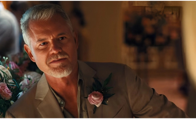 &laquo;Euphoria&raquo;: &Kappa;&upsilon;&kappa;&lambda;&omicron;&phi;ό&rho;&eta;&sigma;&epsilon; &tau;&omicron; &tau;&rho;έ&iota;&lambda;&epsilon;&rho; &tau;&omicron;&upsilon; &tau;&rho;ί&tau;&omicron;&upsilon; &kappa;ύ&kappa;&lambda;&omicron;&upsilon;&nbsp;&mu;&epsilon; &tau;&omicron;&nu; Έ&rho;&iota;&kappa; &Nu;&tau;έ&iota;&nu; (BINTEO)