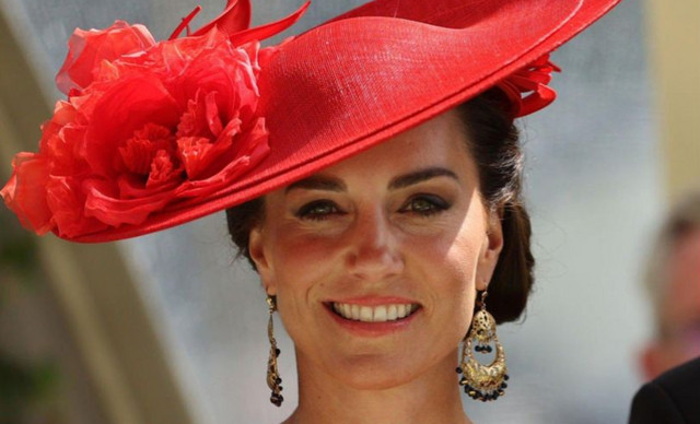 &Kappa;έ&iota;&tau; &Mu;ί&nu;&tau;&lambda;&epsilon;&tau;&omicron;&nu;: &laquo;&Epsilon;ί&nu;&alpha;&iota; &kappa;ά&tau;&iota; &pi;&omicron;&upsilon; &pi;&rho;έ&pi;&epsilon;&iota; &nu;&alpha; &pi;&rho;&omicron;&sigma;έ&chi;&omega;&raquo; &ndash; &Tau;&iota; &pi;&epsilon;&rho;&iota;ό&rho;&iota;&sigma;&epsilon; &mu;&epsilon;&tau;ά &tau;&eta; &delta;&iota;ά&gamma;&nu;&omega;&sigma;&eta; &tau;&omicron;&upsilon; &kappa;&alpha;&rho;&kappa;ί&nu;&omicron;&upsilon;;