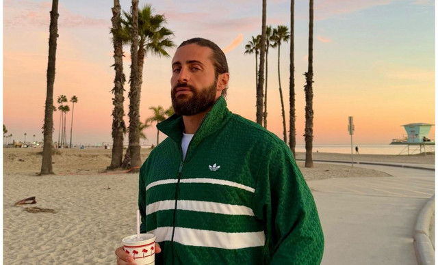 &laquo;&Epsilon;ί&chi;&epsilon; &sigma;&chi;έ&sigma;&eta; &mu;&epsilon; &delta;&upsilon;&omicron; &kappa;&omicron;&pi;έ&lambda;&epsilon;&sigmaf;, έ&lambda;&epsilon;&gamma;&epsilon; ό&tau;&iota; &delta;&epsilon;&nu; &tau;&iota;&sigmaf; &xi;έ&rho;&epsilon;&iota; &kappa;&alpha;&iota; έ&mu;&epsilon;&nu;&epsilon; &mu;&alpha;&zeta;ί &tau;&omicron;&upsilon;&sigmaf;&raquo; &ndash; &Eta; &alpha;&pi;&omicron;&kappa;ά&lambda;&upsilon;&psi;&eta; &gamma;&iota;&alpha; &tau;&omicron;&nu; &Beta;&alpha;&sigma;ά&lambda;&omicron;