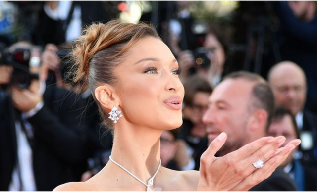 H Bella Hadid &sigma;&omicron;&upsilon; &pi;&rho;&omicron;&tau;&epsilon;ί&nu;&epsilon;&iota; &tau;&omicron; beauty look &pi;&omicron;&upsilon; &alpha;&xi;ί&zeta;&epsilon;&iota; &nu;&alpha; &alpha;&nu;&tau;&iota;&gamma;&rho;ά&psi;&epsilon;&iota;&sigmaf; &tau;&eta; &phi;&epsilon;&tau;&iota;&nu;ή ά&nu;&omicron;&iota;&xi;&eta; (&Phi;&Omega;&Tau;&Omicron;)