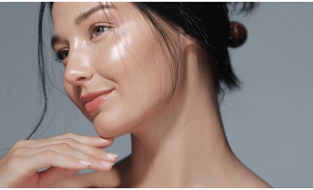 Spring skincare: &Pi;&omicron;&iota;&alpha; &pi;&rho;&omicron;ϊό&nu;&tau;&alpha; &kappa;&rho;&alpha;&tau;ά&sigmaf; &sigma;&tau;&eta;&nu; &alpha;&nu;&omicron;&iota;&xi;&iota;ά&tau;&iota;&kappa;&eta; &rho;&omicron;&upsilon;&tau;ί&nu;&alpha; &sigma;&omicron;&upsilon;