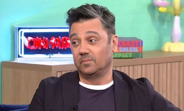 &Gamma;&iota;ώ&rho;&gamma;&omicron;&sigmaf; &Theta;&epsilon;&omicron;&phi;ά&nu;&omicron;&upsilon;&sigmaf;: &laquo;Έ&kappa;&omicron;&beta;&alpha;&raquo; &tau;&alpha; &pi;ό&delta;&iota;&alpha; &sigma;&tau;&alpha; &pi;&alpha;&iota;&delta;&iota;ά &sigma;&tau;&alpha; talent show &kappa;&alpha;&iota; &delta;&epsilon;&nu; έ&pi;&rho;&epsilon;&pi;&epsilon;